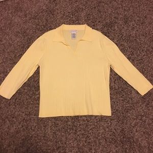 3/$15💜Yellow Sweater